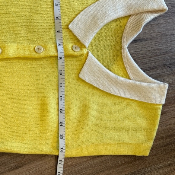 Vintage 60s Midi Knit Dress Women’s Small Yellow Cream Button Up Collar Feminine - Picture 5 of 9
